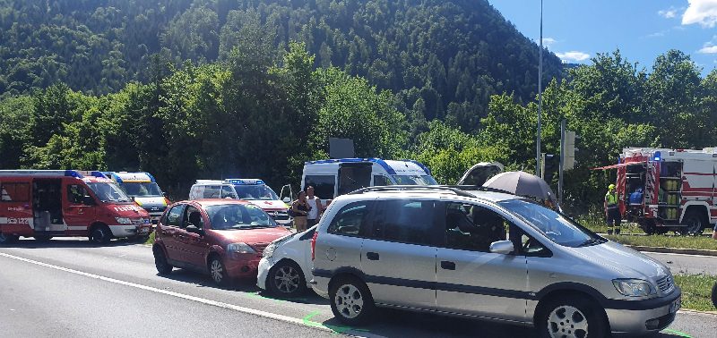 Verkehrsunfall mit 4 verletzten Personen (Bild 4)